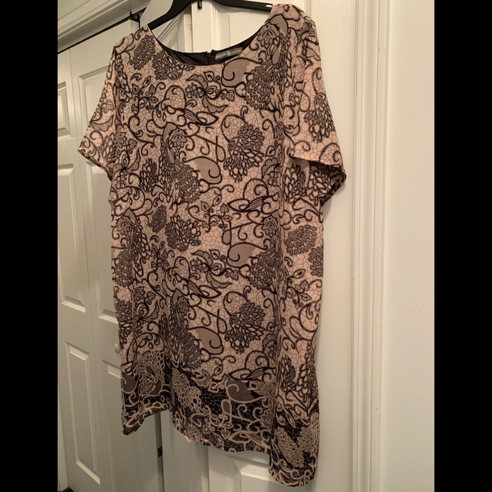 Avon brand pink/black paisley print dress in 3X,